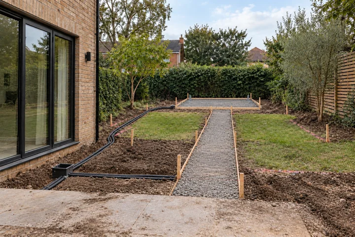 Garden office courtyard connection: Base works