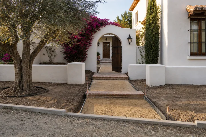 Mediterranean lavender front courtyard: Base works