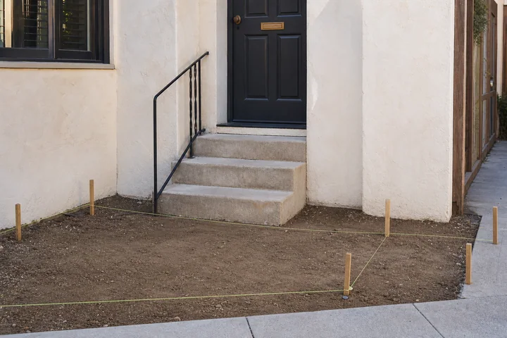 Tiny gravel stoop garden: Site preparation