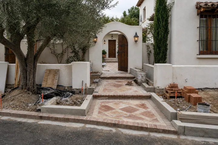 Welcoming front yard entry: Structures and surfaces
